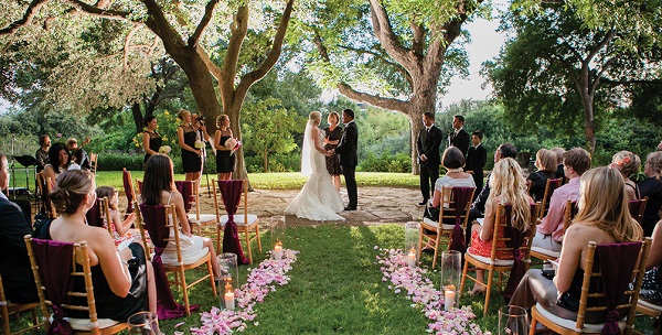 5 Reasons To Consider An Outdoor Wedding This Summer