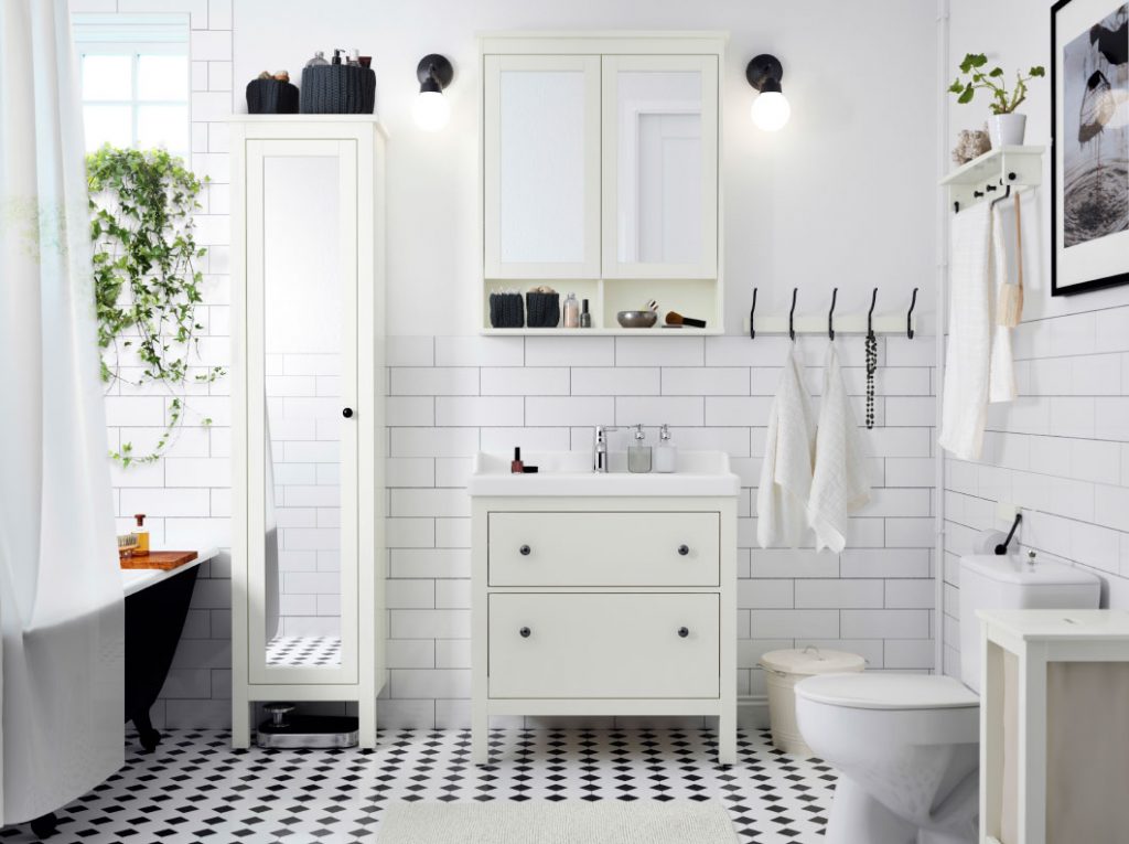 3 Ways To Spruce Up Your Ordinary Bathroom